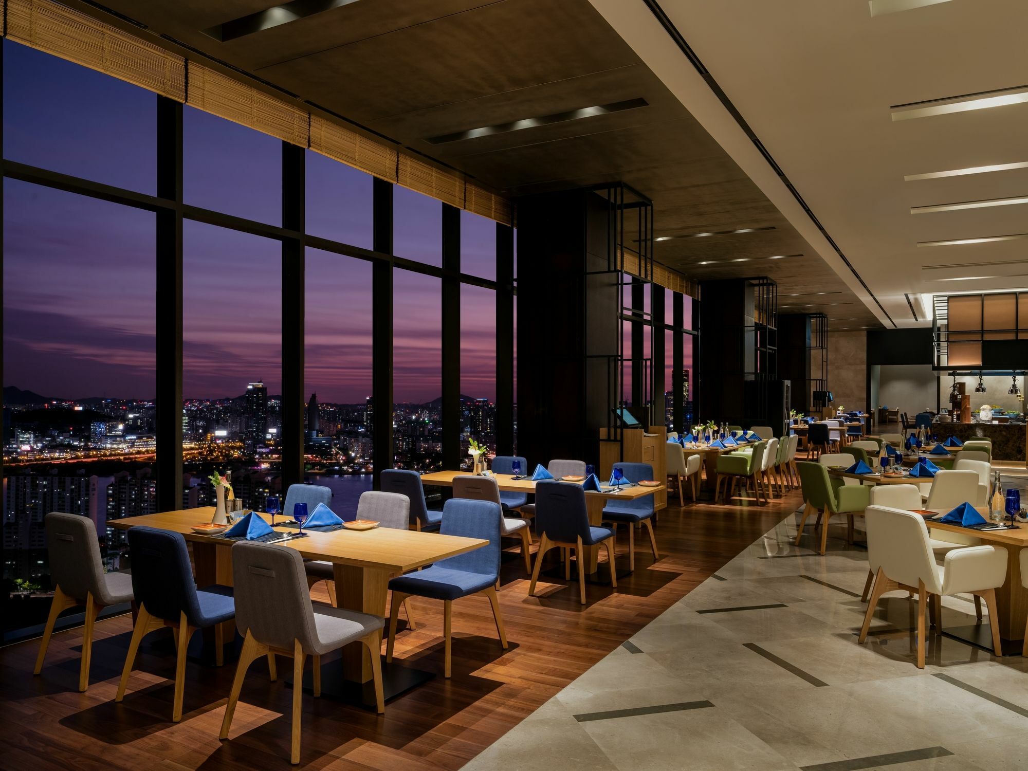 Novotel Ambassador Yongsan 5*